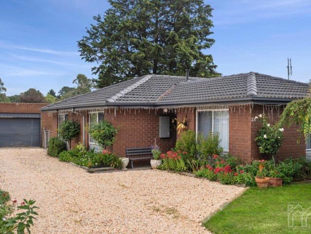 House for sale in Woodend, Victoria