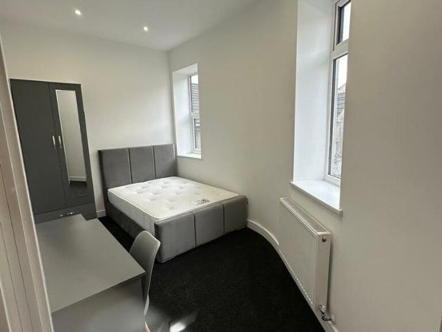 Apartment for rent in Nangreaves, Wales