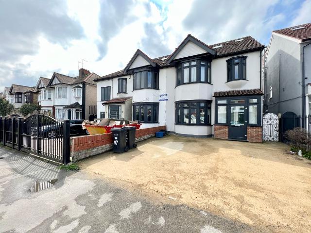 Studio for rent in Gants Hill, Greater London