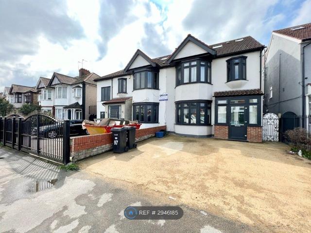 Studio for rent in Gants Hill, Greater London