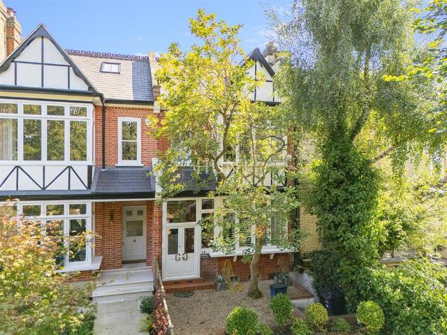 House for rent in Woodford Green, Greater London