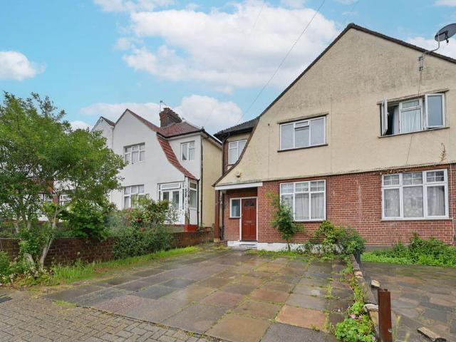 House for rent in Preston, Greater London