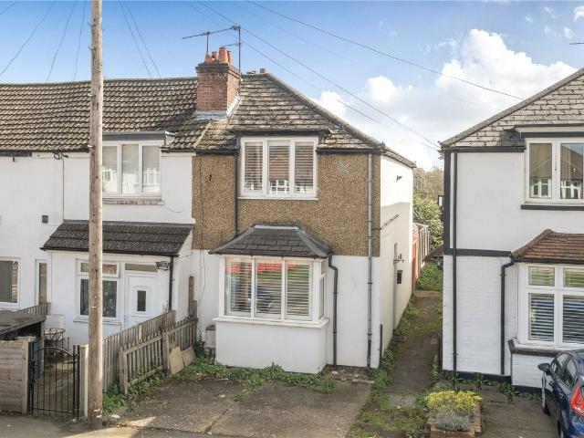 House for rent in Row Town, Surrey