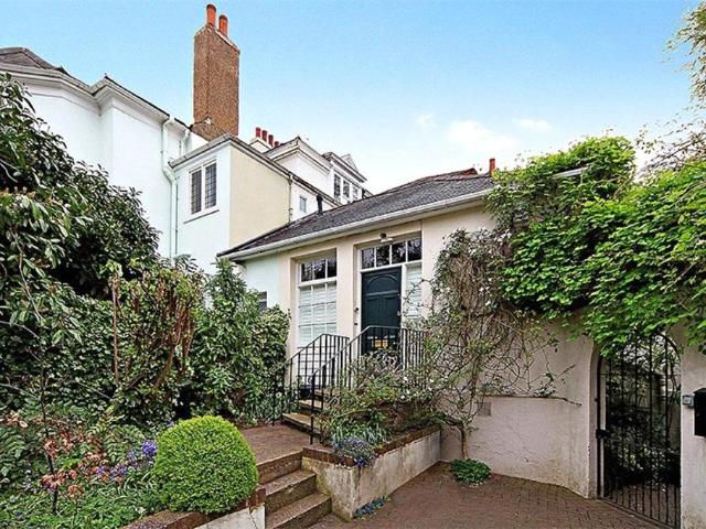 House for rent in Cottenham Park, Greater London