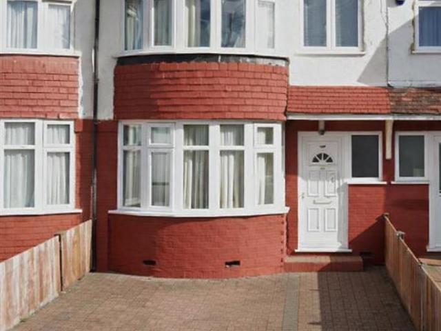 House for rent in London Borough of Ealing, Perivale