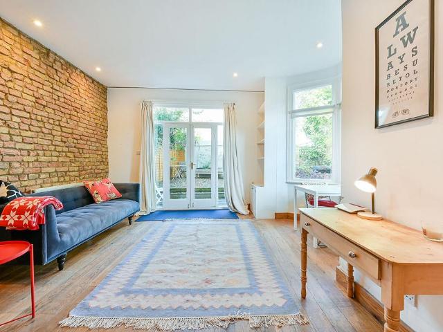 House for rent in London Borough of Ealing, Greater London