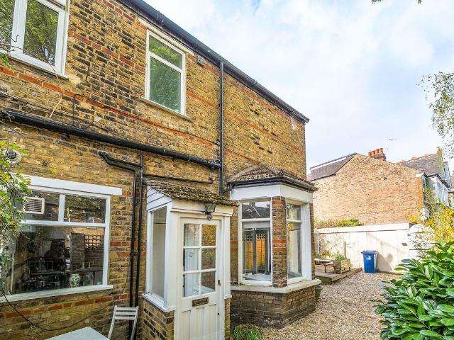 House for rent in London Borough of Ealing, Greater London