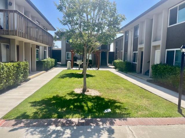 Apartment for rent in Huntington Beach, California