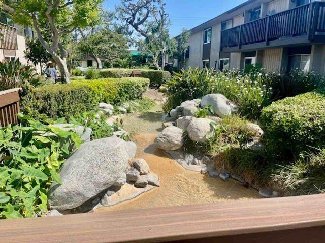Apartment for rent in Huntington Beach, California