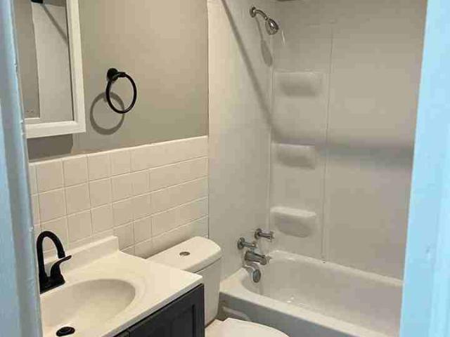 Apartment for rent in Georgetown Square, Davenport
