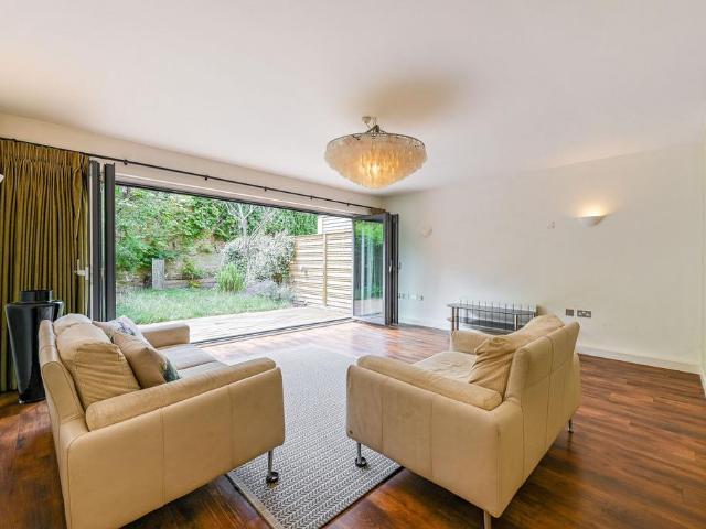 House for rent in East Greenwich, Greater London
