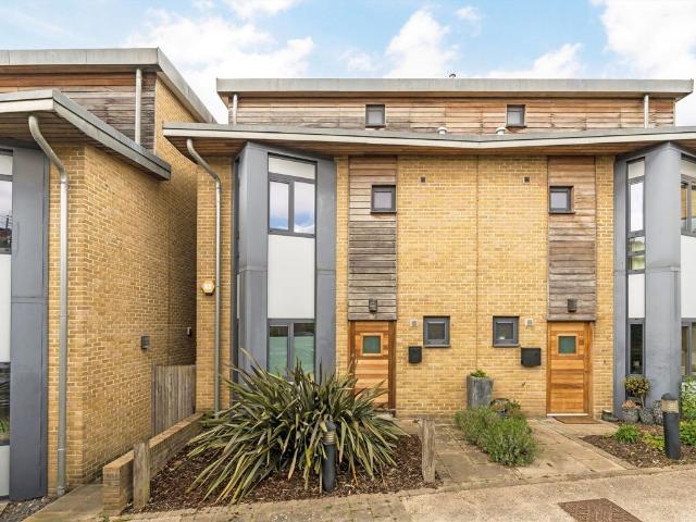 House for rent in East Greenwich, Greater London