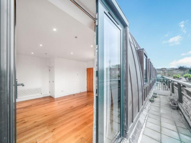 Apartment for rent in East Greenwich, Greater London