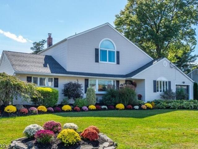 House for sale in Pompton Plains, Pequannock Township