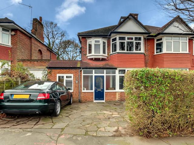 House for rent in London Borough of Ealing, Greater London