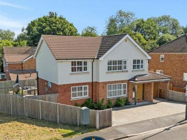 House for sale in Green Close, Warwickshire