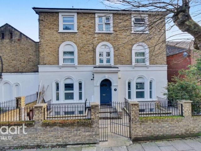 Apartment for rent in New Southgate, Greater London