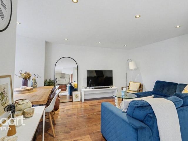 House for rent in New Southgate, Greater London
