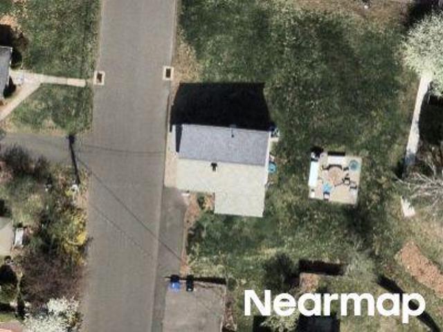 House for sale in Simsbury, Connecticut