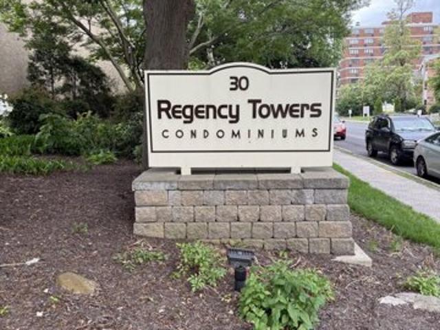 Condo for sale in Hartford