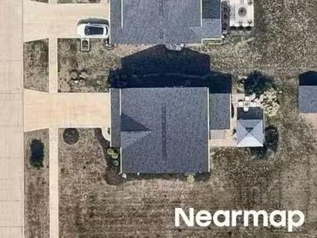 House for sale in Elyria