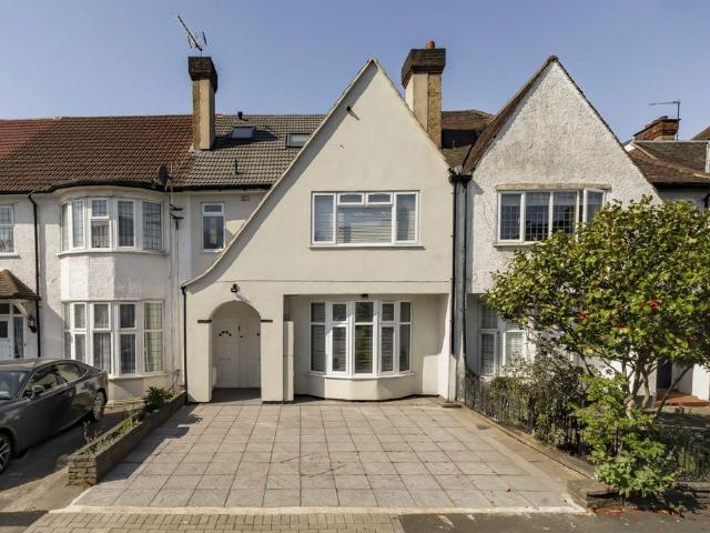 House for rent in Mill Hill, Greater London