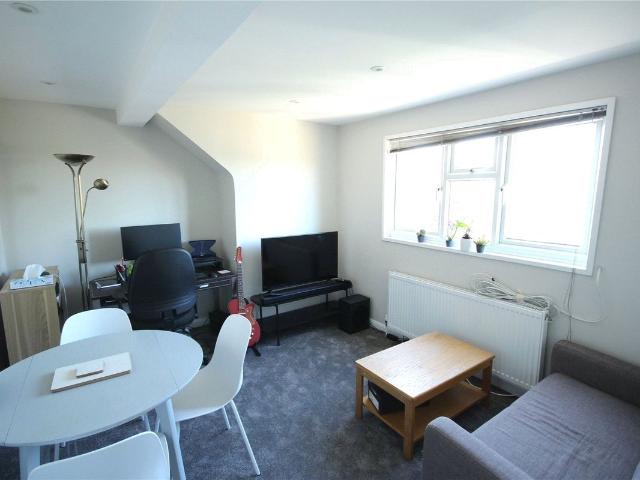 Apartment for rent in Mill Hill, Greater London