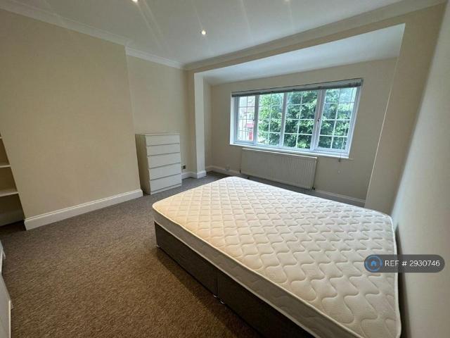 Apartment for rent in Mill Hill, Greater London