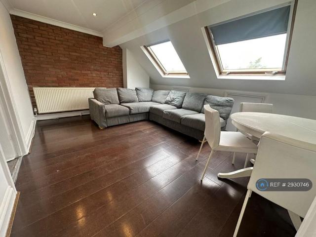 Apartment for rent in Mill Hill, Greater London