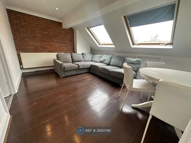 Apartment for rent in Mill Hill, Greater London