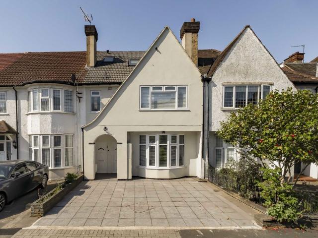 Apartment for rent in Mill Hill, Greater London