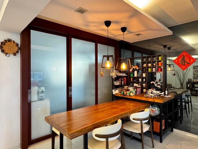 Detached House for sale in Woodgrove, 23 North West