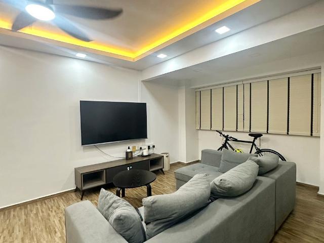 Detached House for sale in 23 North West