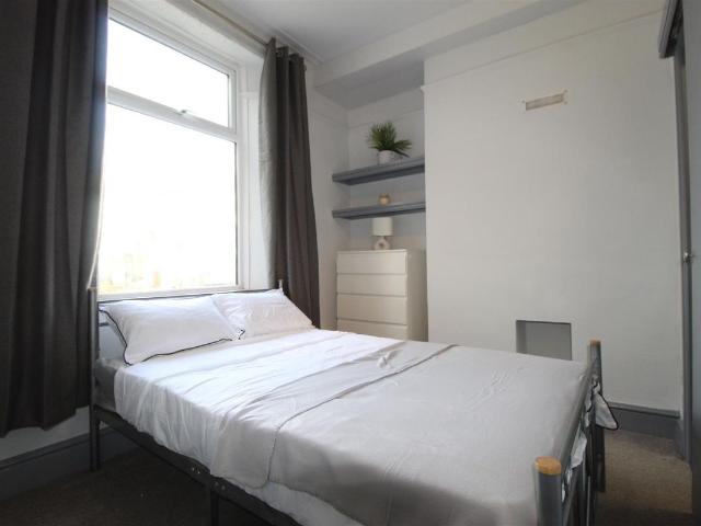 Room for rent in Farsley, West Yorkshire