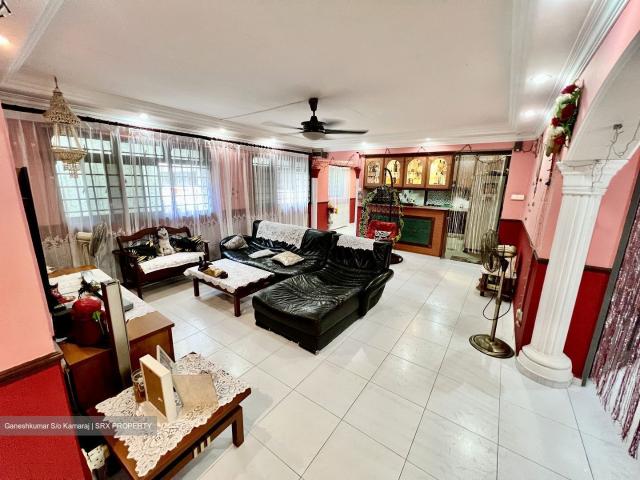 Detached House for sale in 23 North West