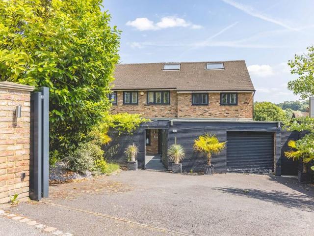 House for rent in Denham, Gerrards Cross and Chalfonts Community Board, Tatling End