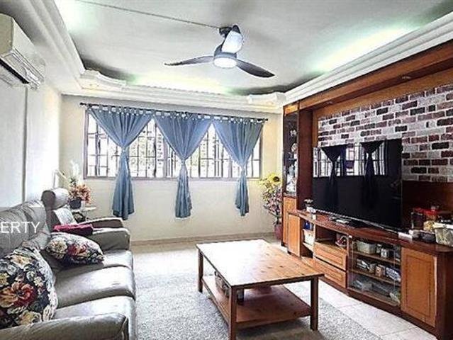 Detached House for sale in 23 North West