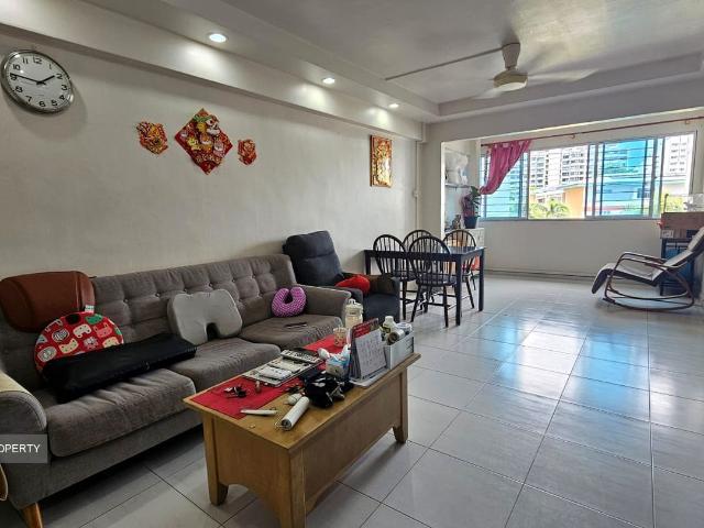 Detached House for sale in 23 North West