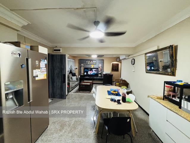 Detached House for sale in 23 North West