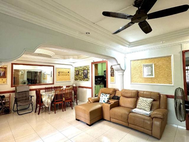 Detached House for sale in 23 North West