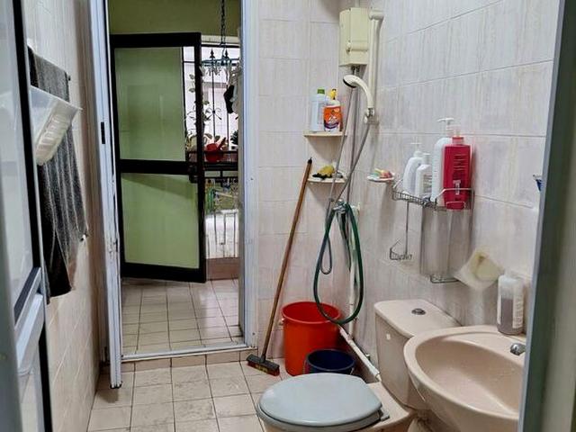 Detached House for sale in 23 North West