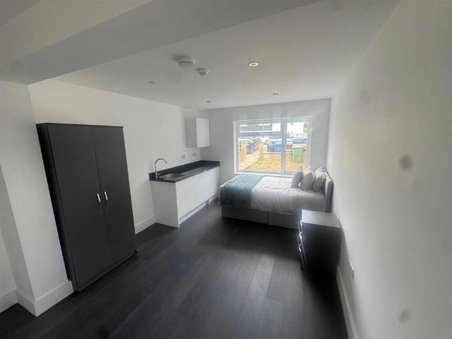 Studio for rent in Harrow Weald, Greater London