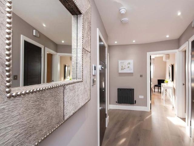 Apartment for rent in Brent Cross, Cat Hill