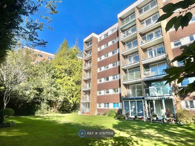 Apartment for rent in Branksome, Poole