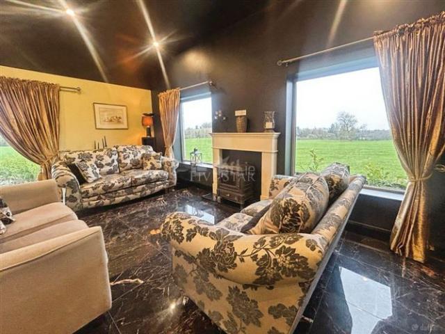 Detached House to rent in Shannon, Shannon Municipal District