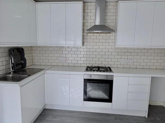 Apartment for rent in Loxford, Seven Kings