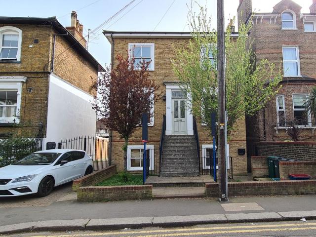 Apartment for rent in London Borough of Hounslow, Spring Grove