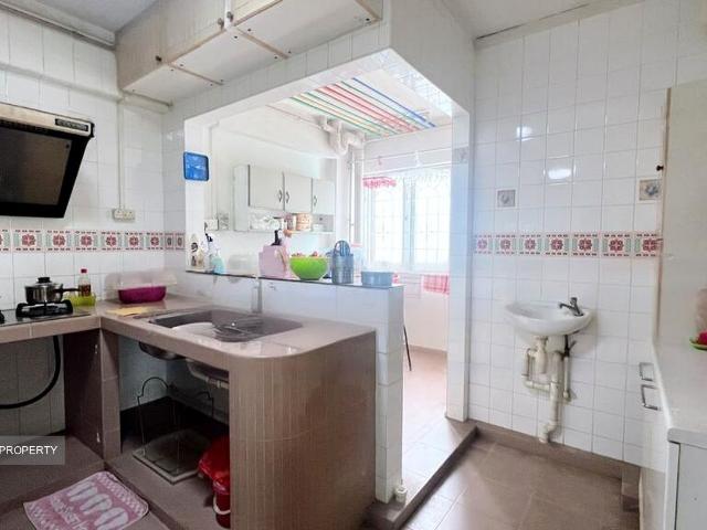 Detached House for sale in 23 North West