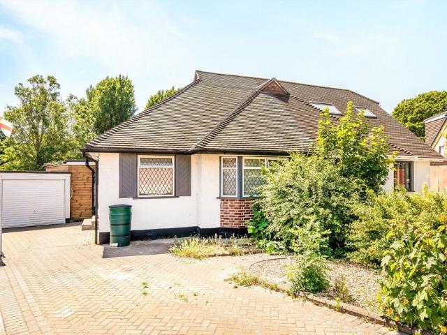 House for rent in Whitton, Greater London