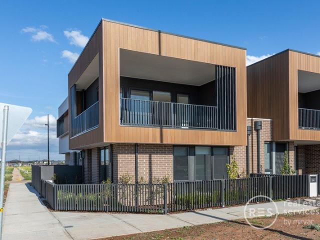 Townhouse for rent in Woodlea, Melbourne